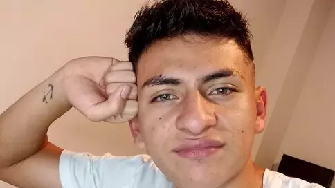 AdanRoa's Webcam Videos