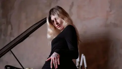 AerinBlakwood's Webcam Videos