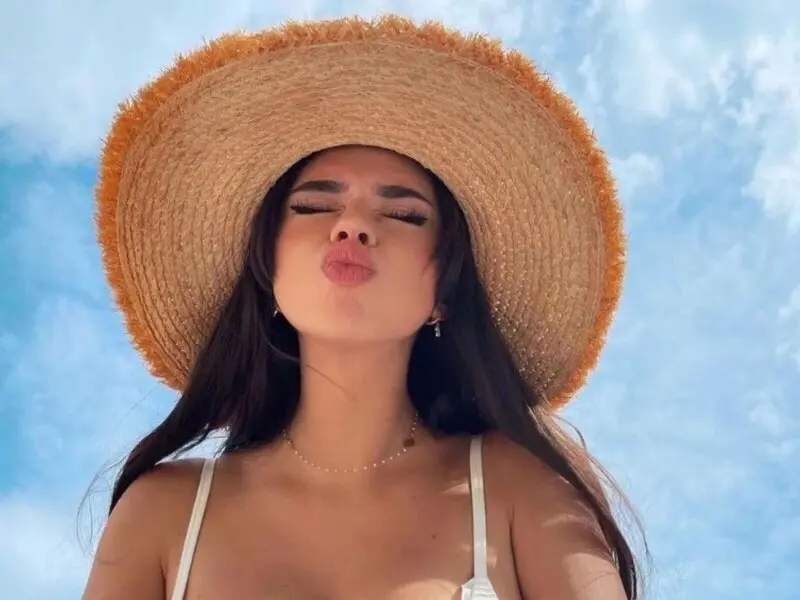 AmelyGiraldo's Webcam Videos