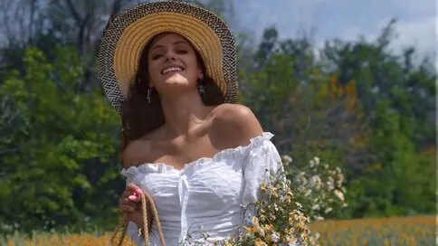 AnnaMella's Webcam Videos