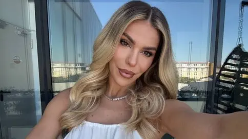 ChloeAmbre's Webcam Videos