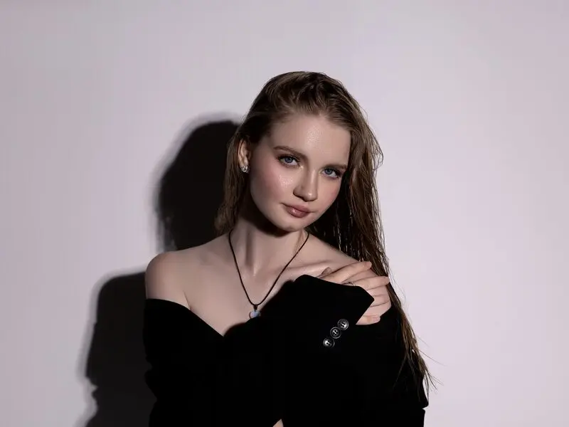 ChloeMillis's Webcam Videos