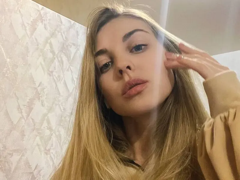 EmilyHollister's Webcam Videos