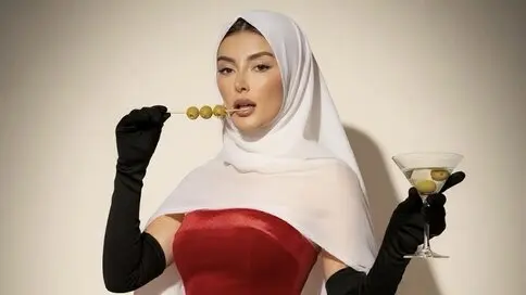 HalaiaNoor's Webcam Videos