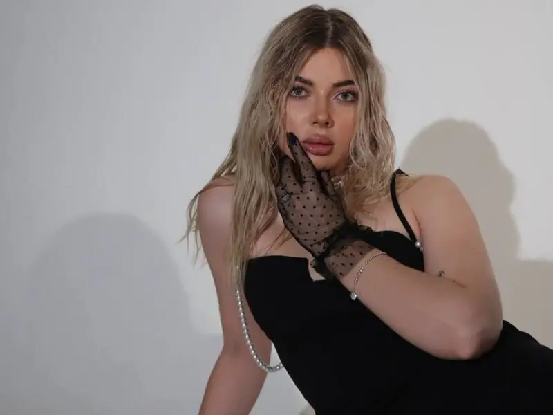 HyileyClark's Webcam Videos