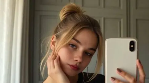 IsabellaUresti's Webcam Videos