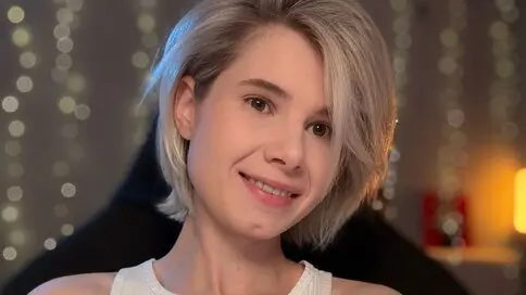 MiaOwing's Webcam Videos