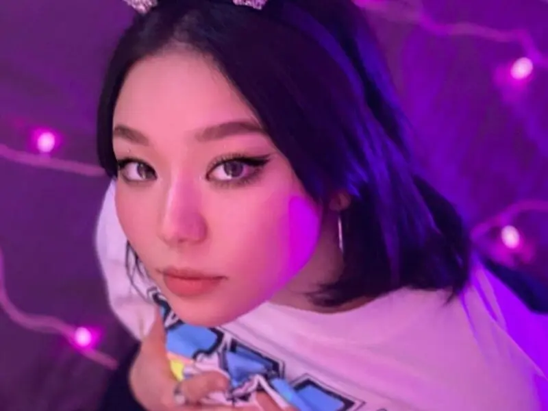 NaomiTsu's Webcam Videos