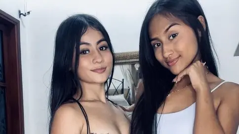 AlannaAndTianna's Webcam Videos