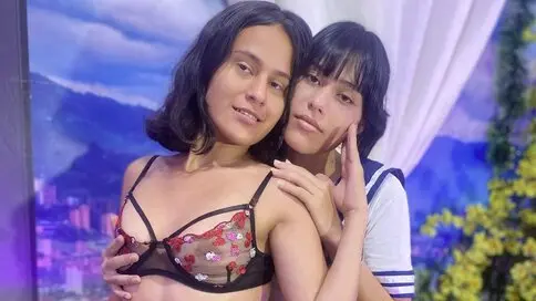 ChloeAndAmberr's Webcam Videos