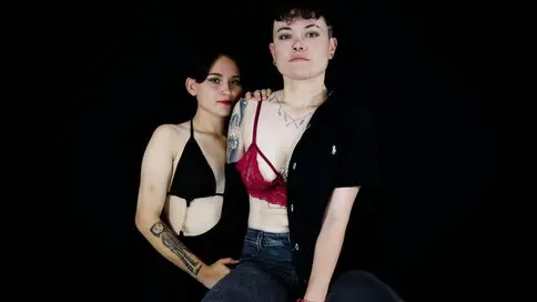 EmmilyAndCriis's Webcam Videos