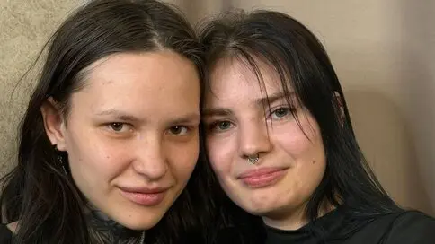 MaryettaAndKenia's Webcam Videos