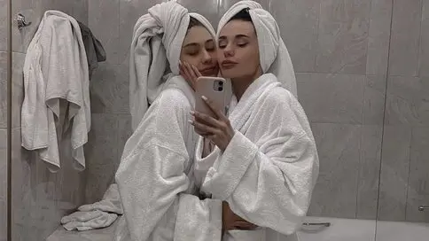 MonicaandSelena's Webcam Videos