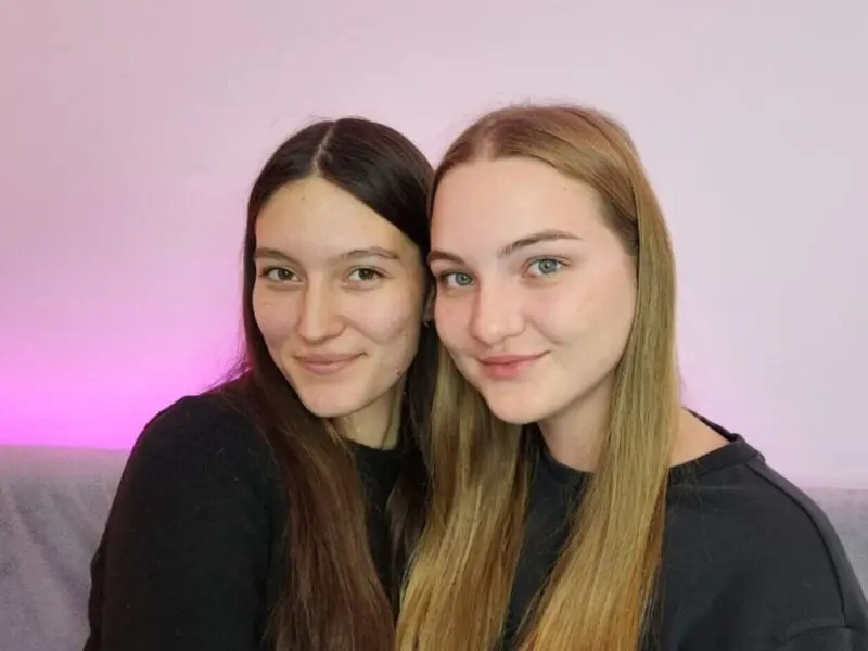 OliviaAndMary's Webcam Videos