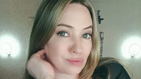 LolaJoly's Webcam Videos