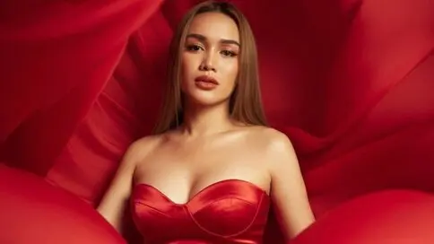 YasmineFruahwald's Webcam Videos